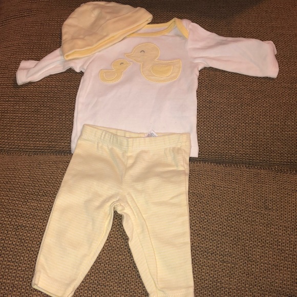 NWT Infant Girls 3 Piece outfit Carter/'s Cap Cardigan Pants My 1st Christmas